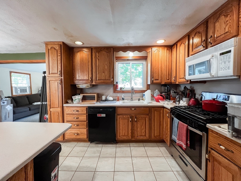 9 Putney Circle, Billerica