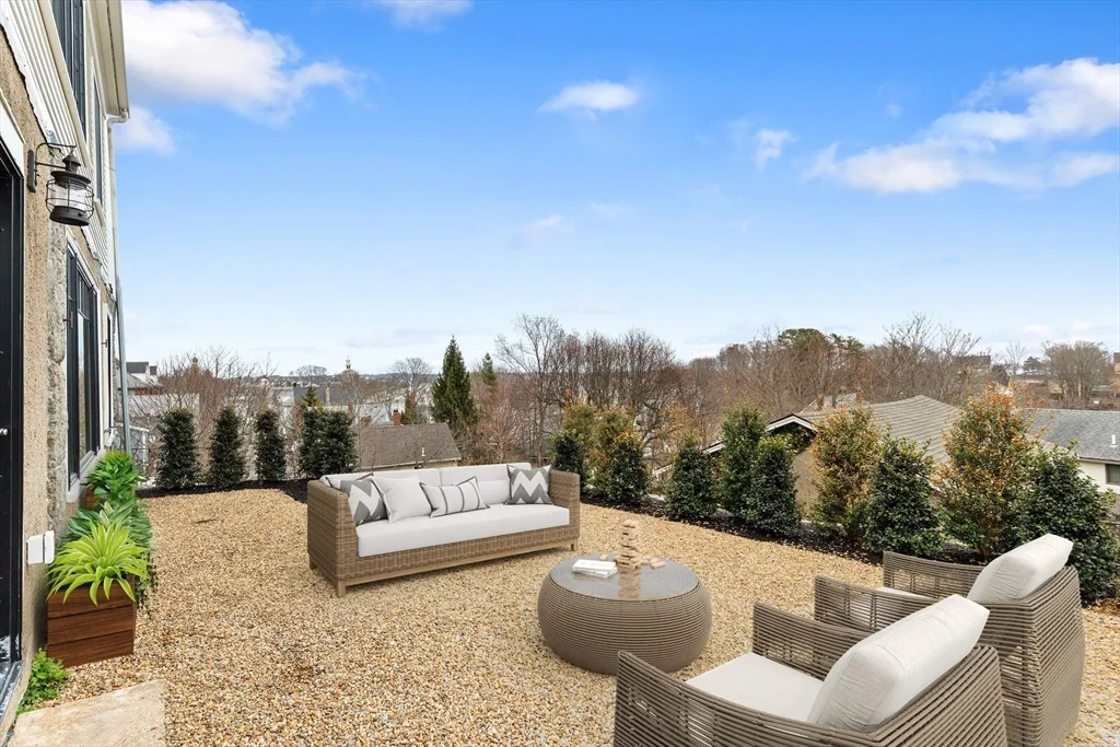 32 Beacon St, Gloucester