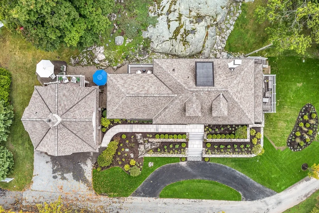 17 Atlantic Ave, Cohasset