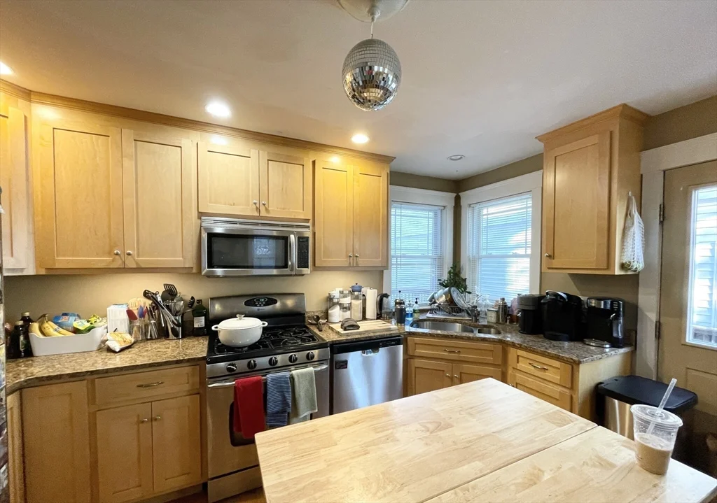 23 Iroquois, Mission Hill