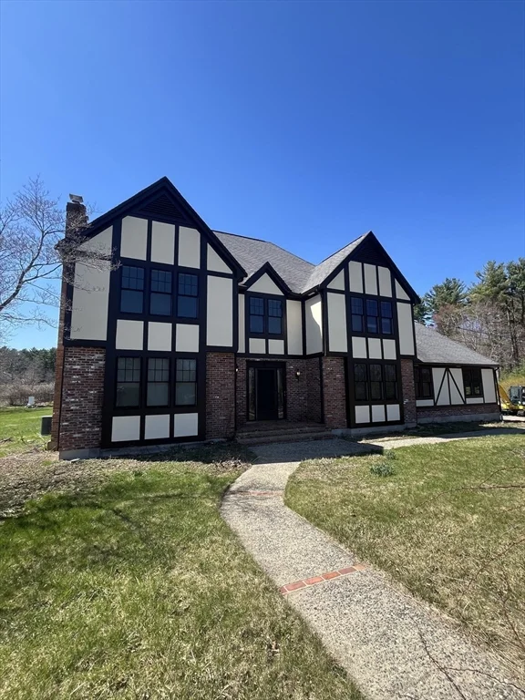 1077 North St, Walpole