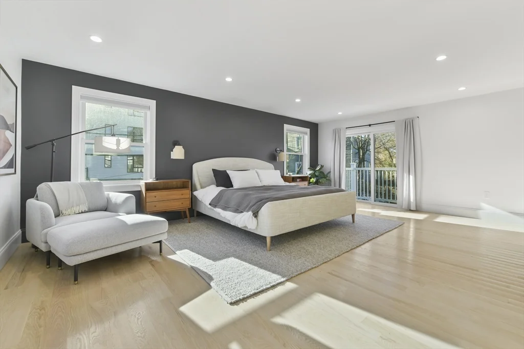 17 Akron St, Roxbury