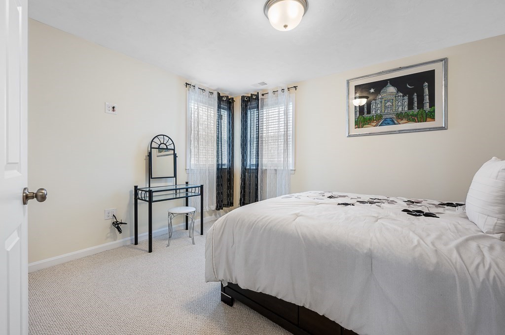 3 Moore Dr, Millbury