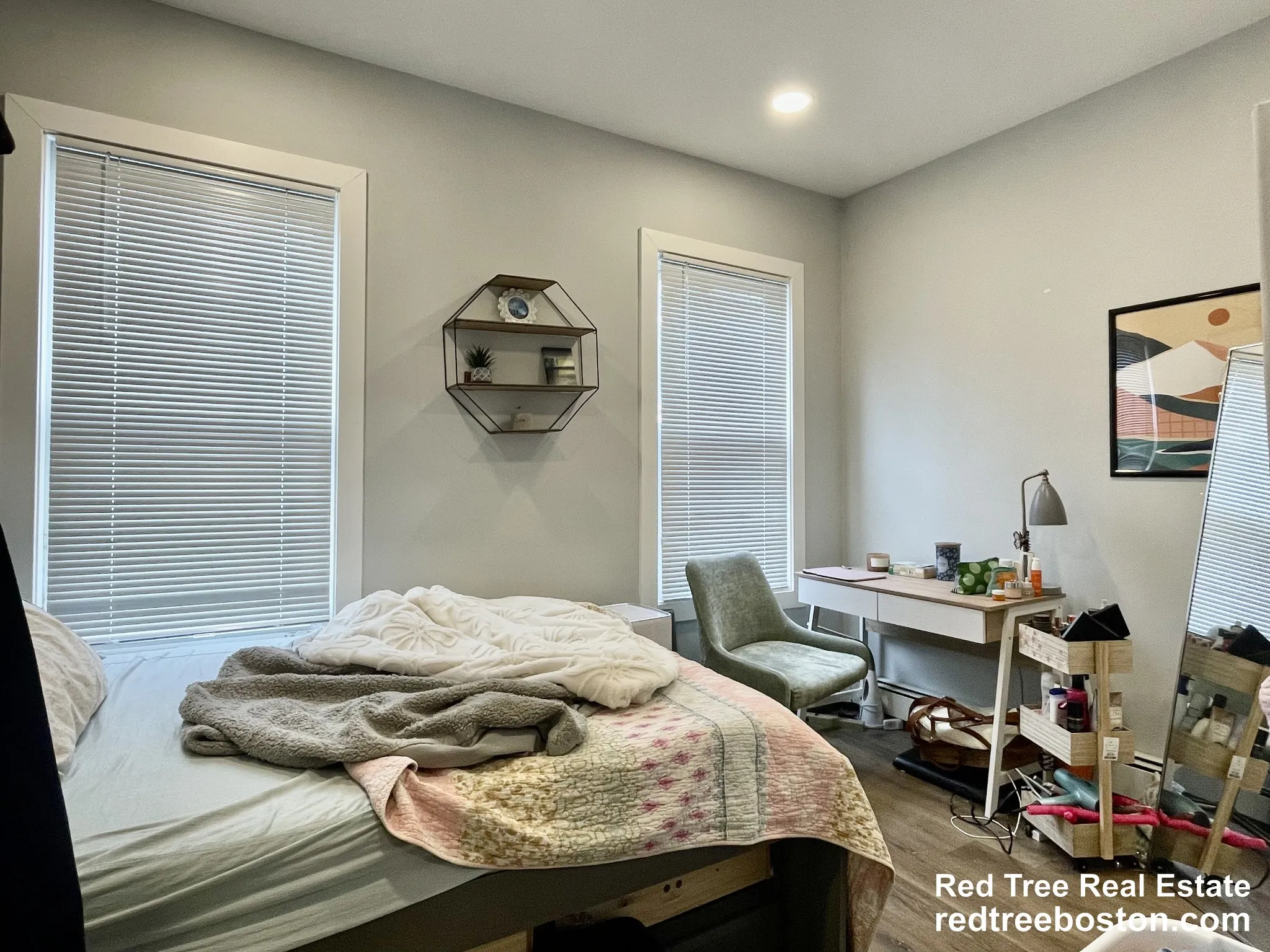 11 Pearl Ter, East Somerville