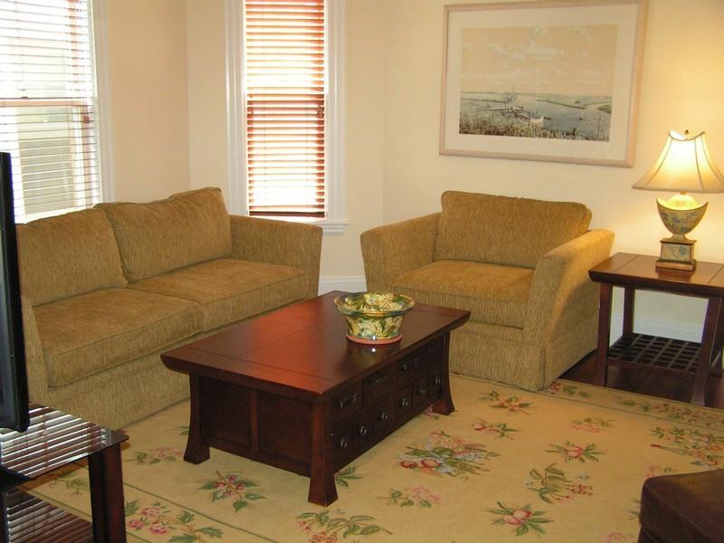 82 Holland St, Davis Square