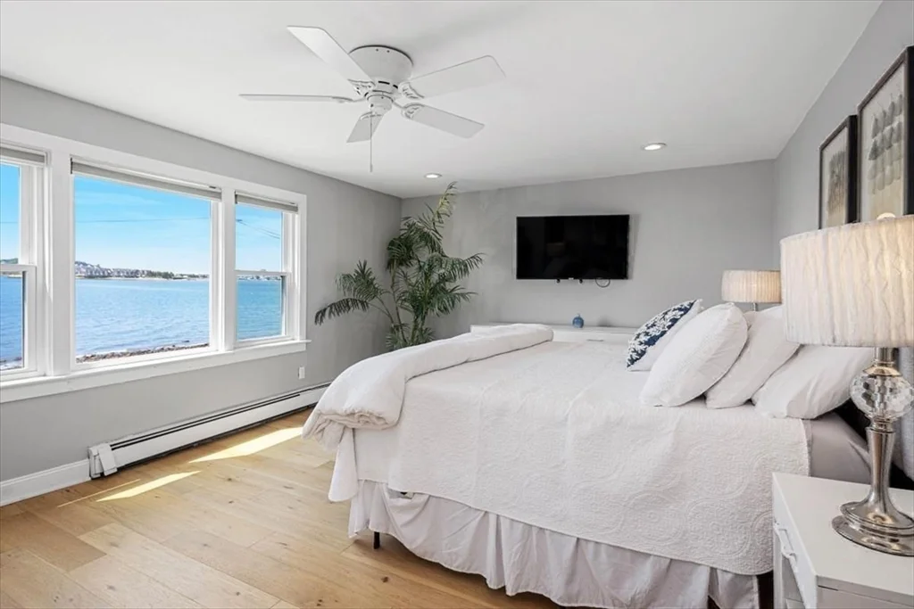 36 Sunset Ave Winter Rental, Hull