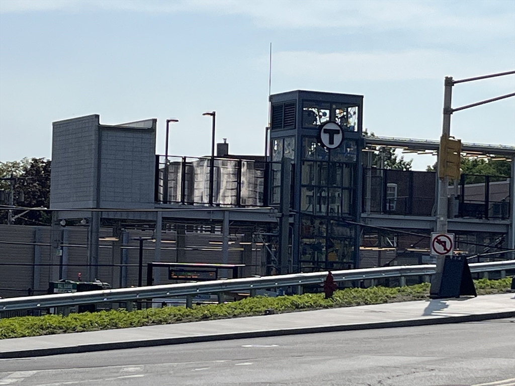 108 Bristol Rd, Medford