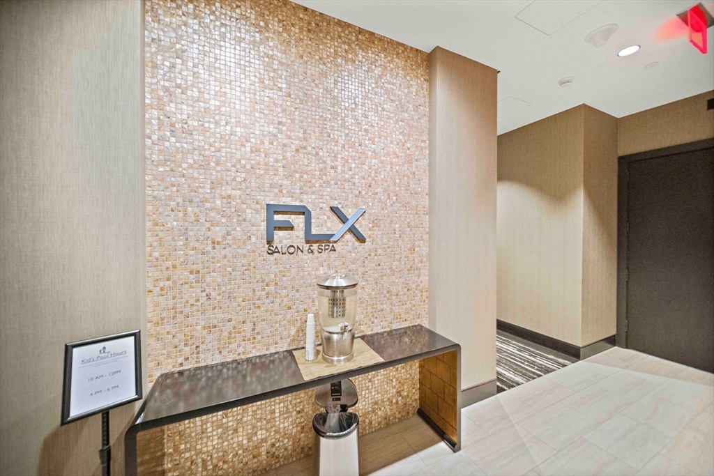 1 Franklin St, Midtown