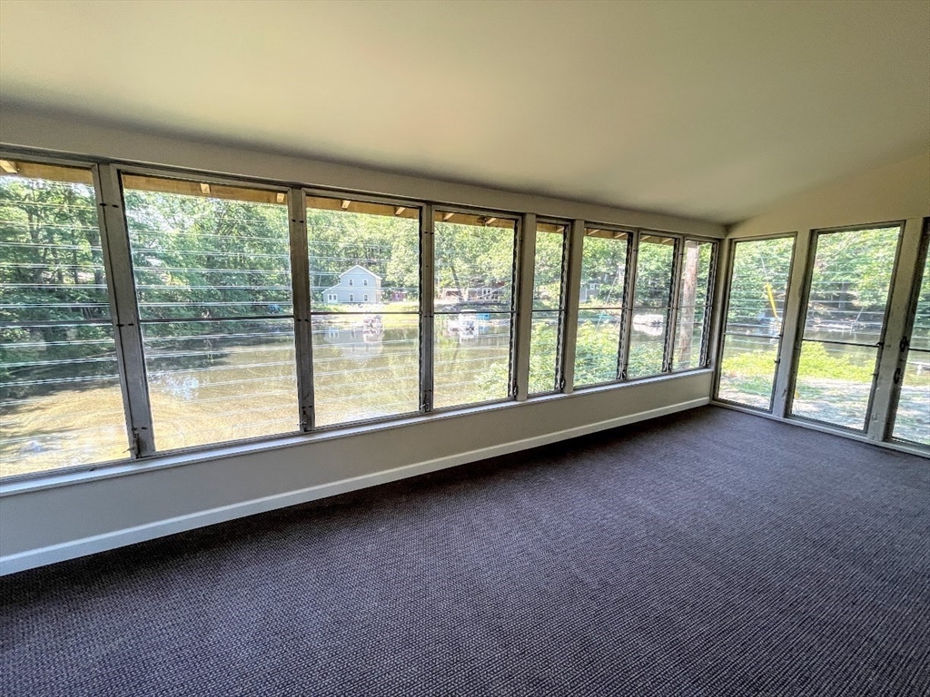 201 Fire Road, 16, Lunenburg