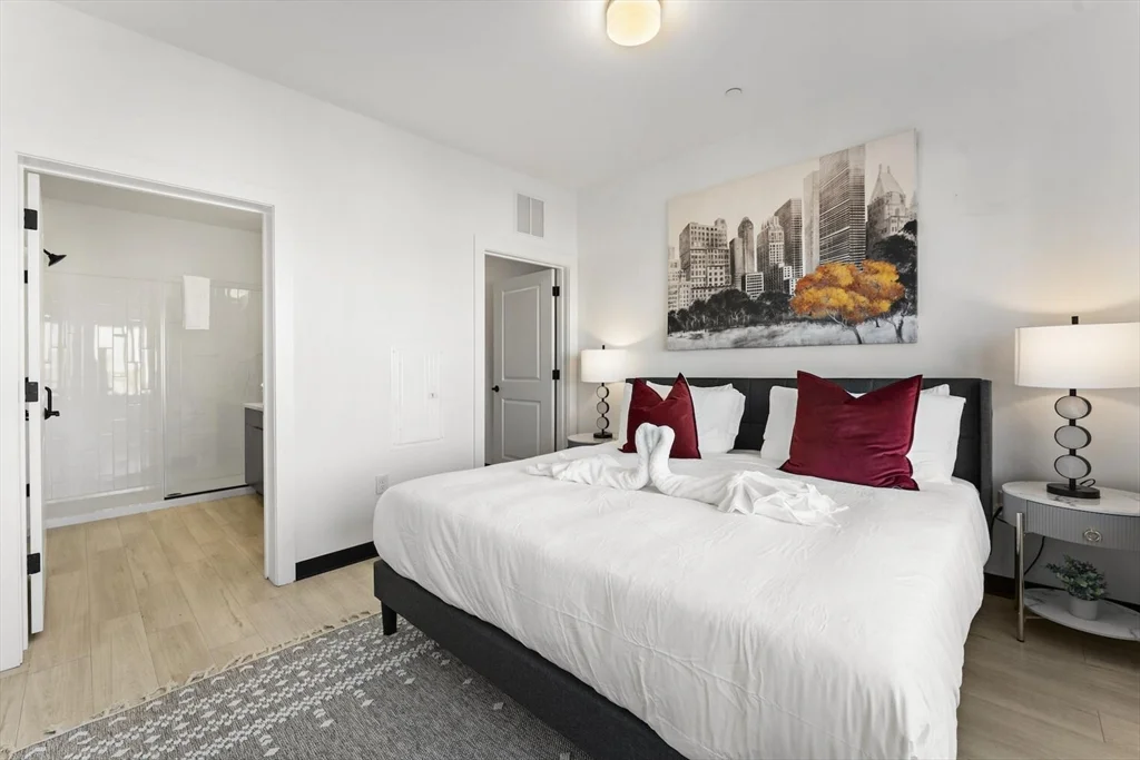 600 Broadway, Everett