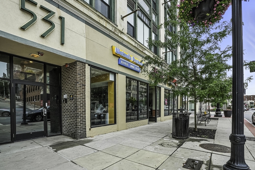 531 Main St, Worcester