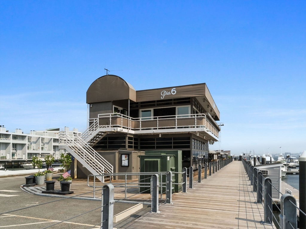 42 8th St, Charlestown