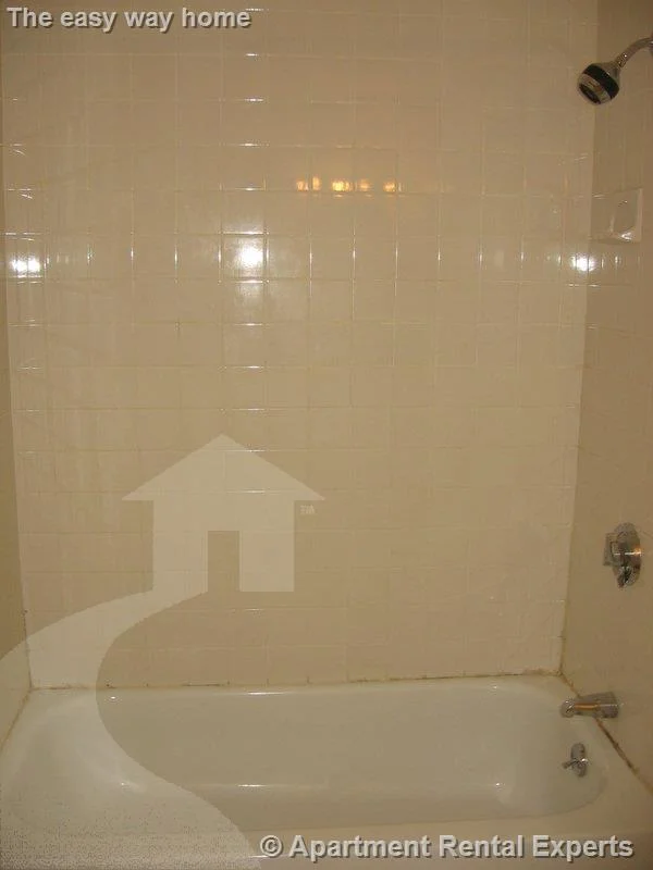 8 Pearl St, Tufts