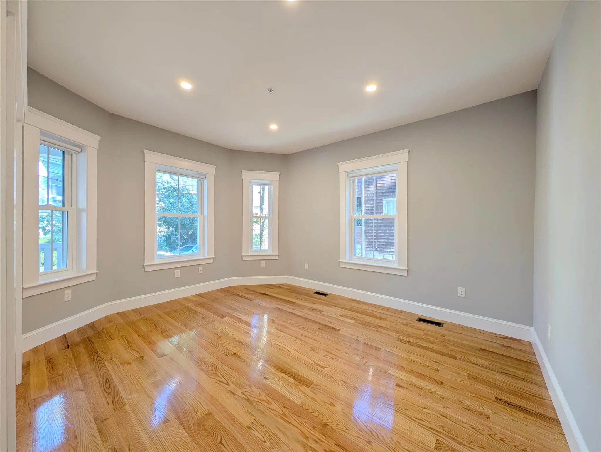 86 Orchard St, Medford