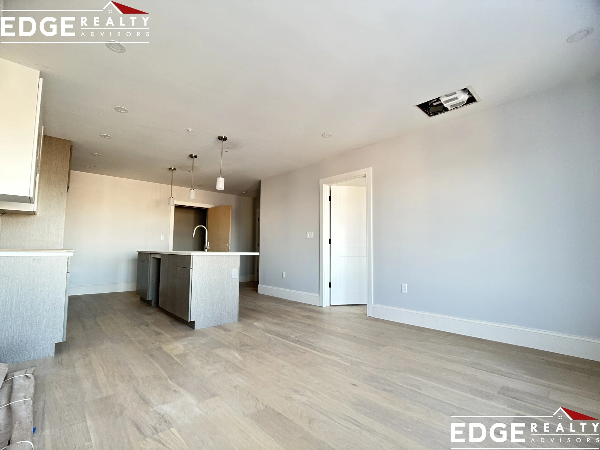425 Market St, Oak Square
