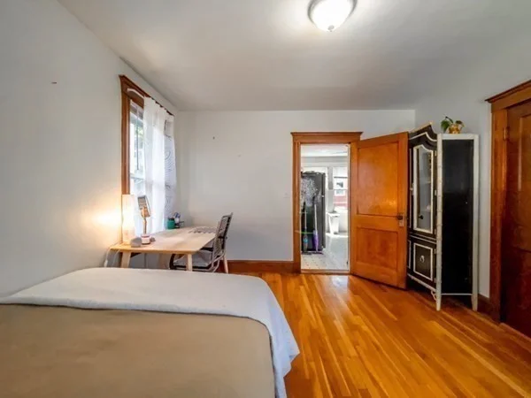 26 St Rose St, Jamaica Plain