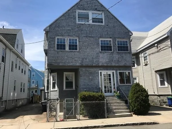 11 Lowden Ave, Ball Square