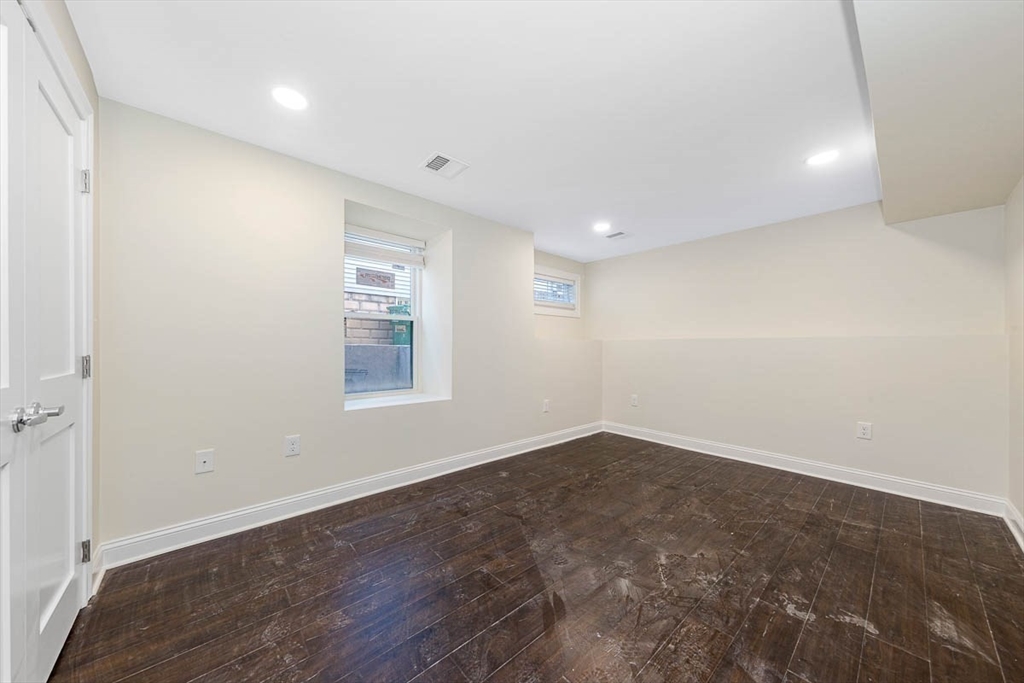 70 Stanley Ave, South Medford