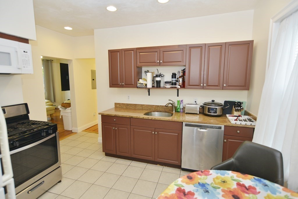 11 Ballard St, Jamaica Plain