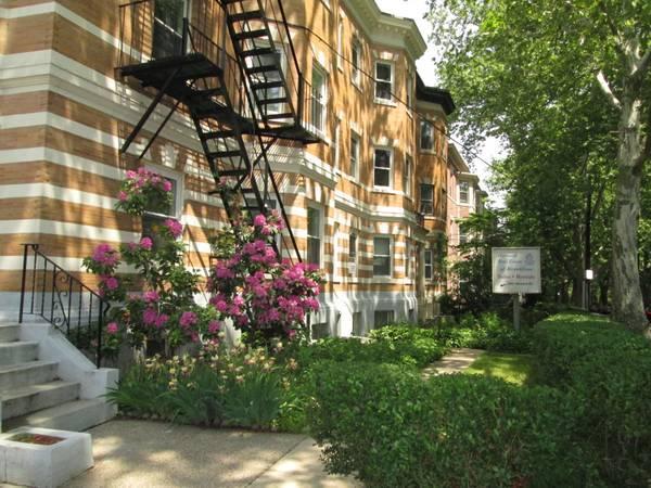 389 Harvard St, North Brookline