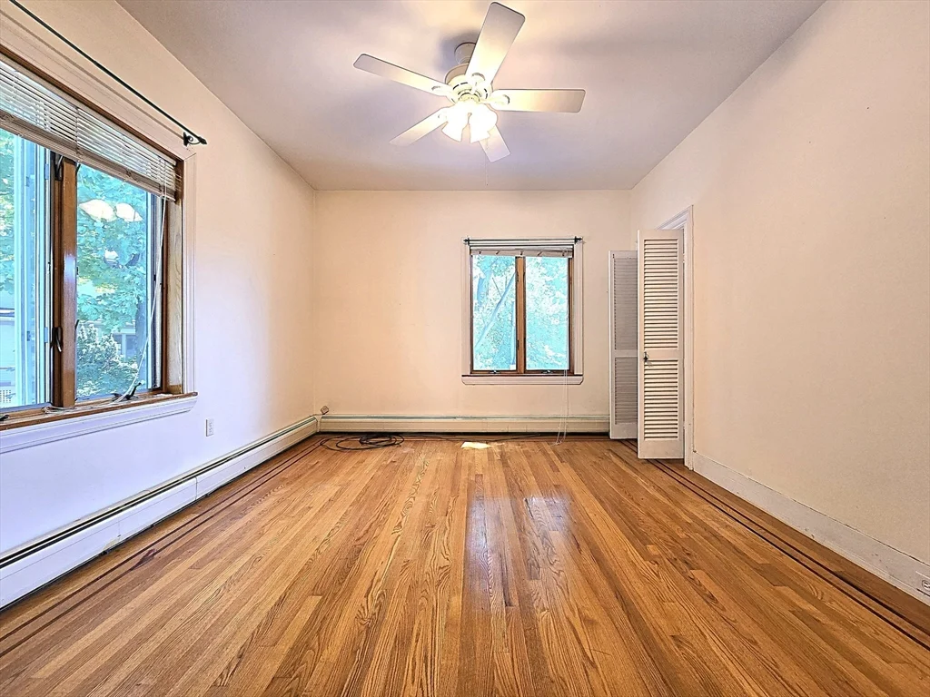 20 Willow St, Newton Center