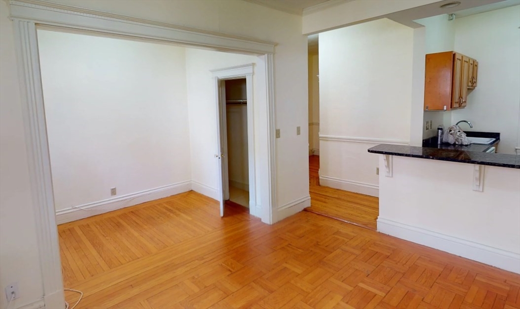 20 Queensberry St, Boston