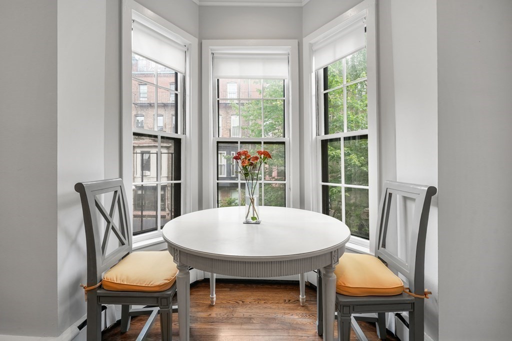 11 Dartmouth Pl, Boston