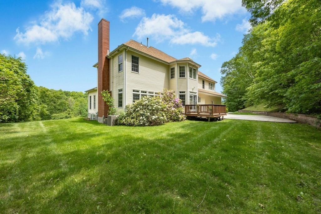 2 Arrowhead Ln, Westborough