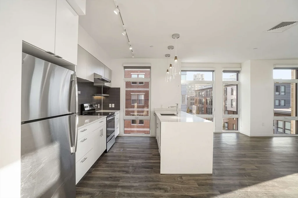 839 Beacon St, Fenway