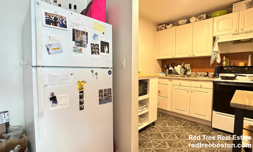 20 Radcliffe Rd, Allston