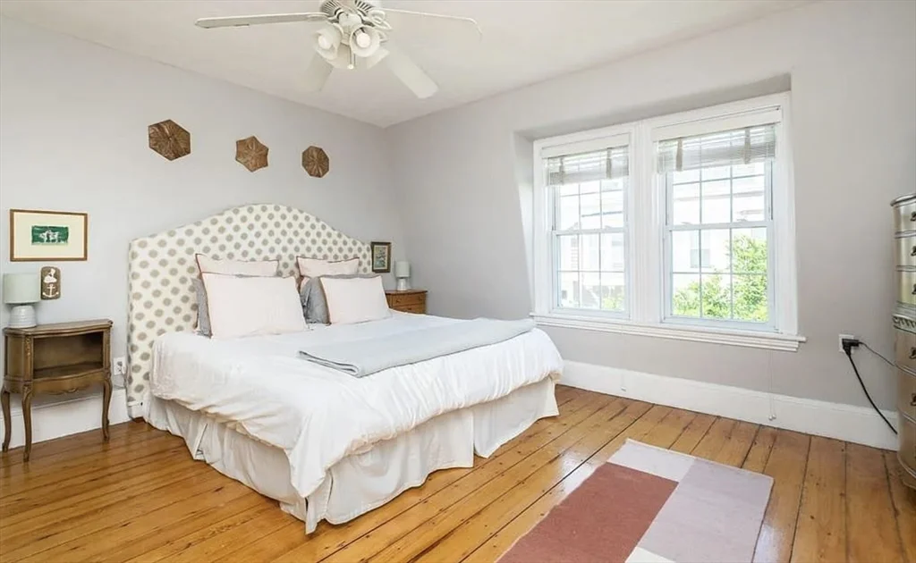 262 W 5th St, South Boston