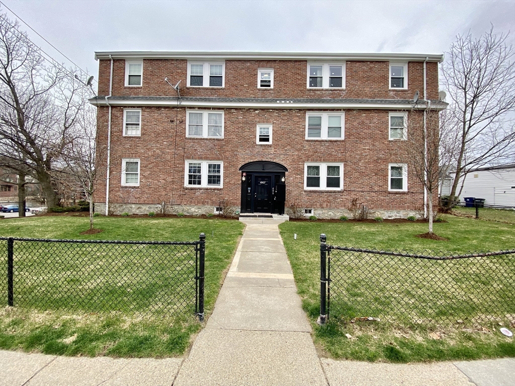 4907 Washington St, West Roxbury