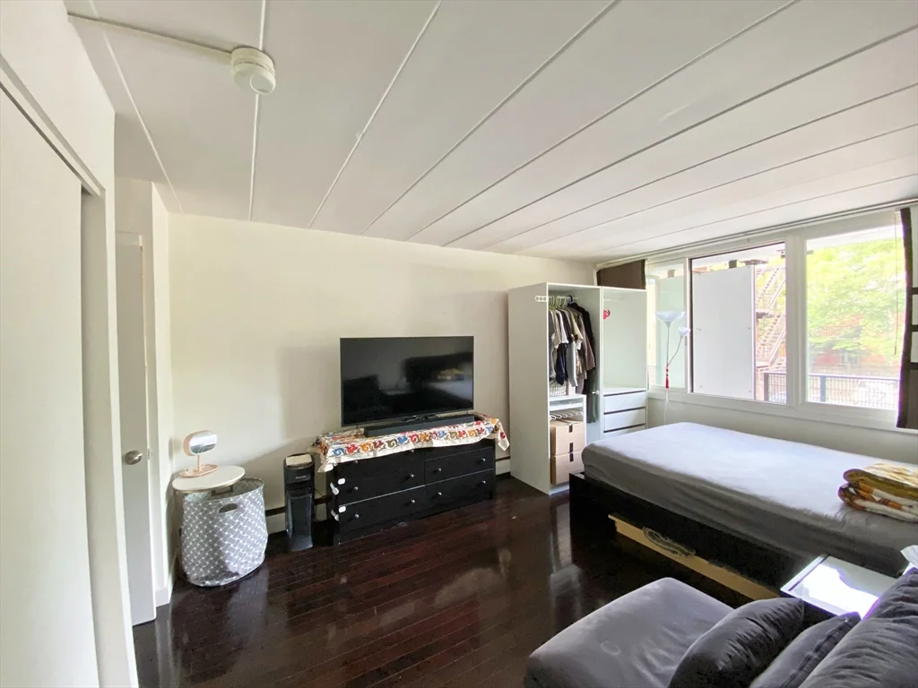 345 Harvard St, Mid-Cambridge