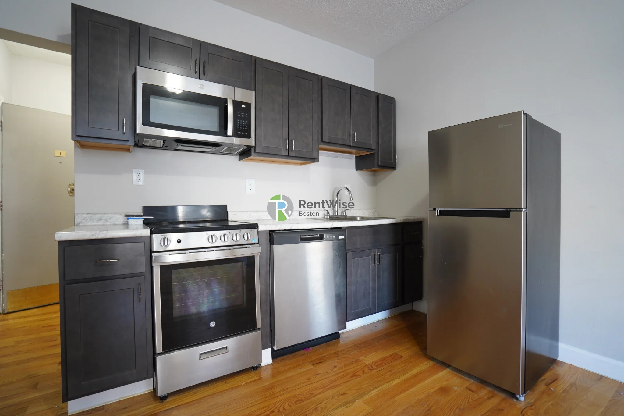 1132 Commonwealth Ave, North Brookline