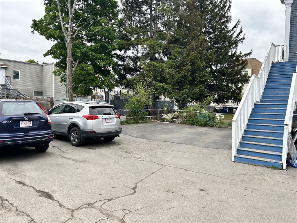 100 Foster St, Lawrence