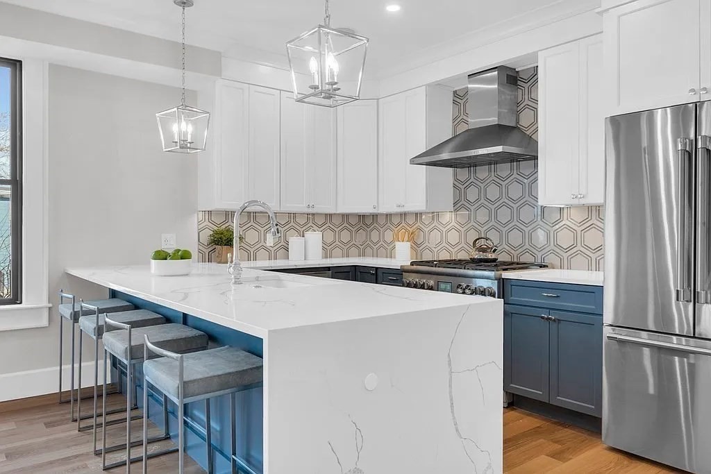 9 Glover Ct, South Boston