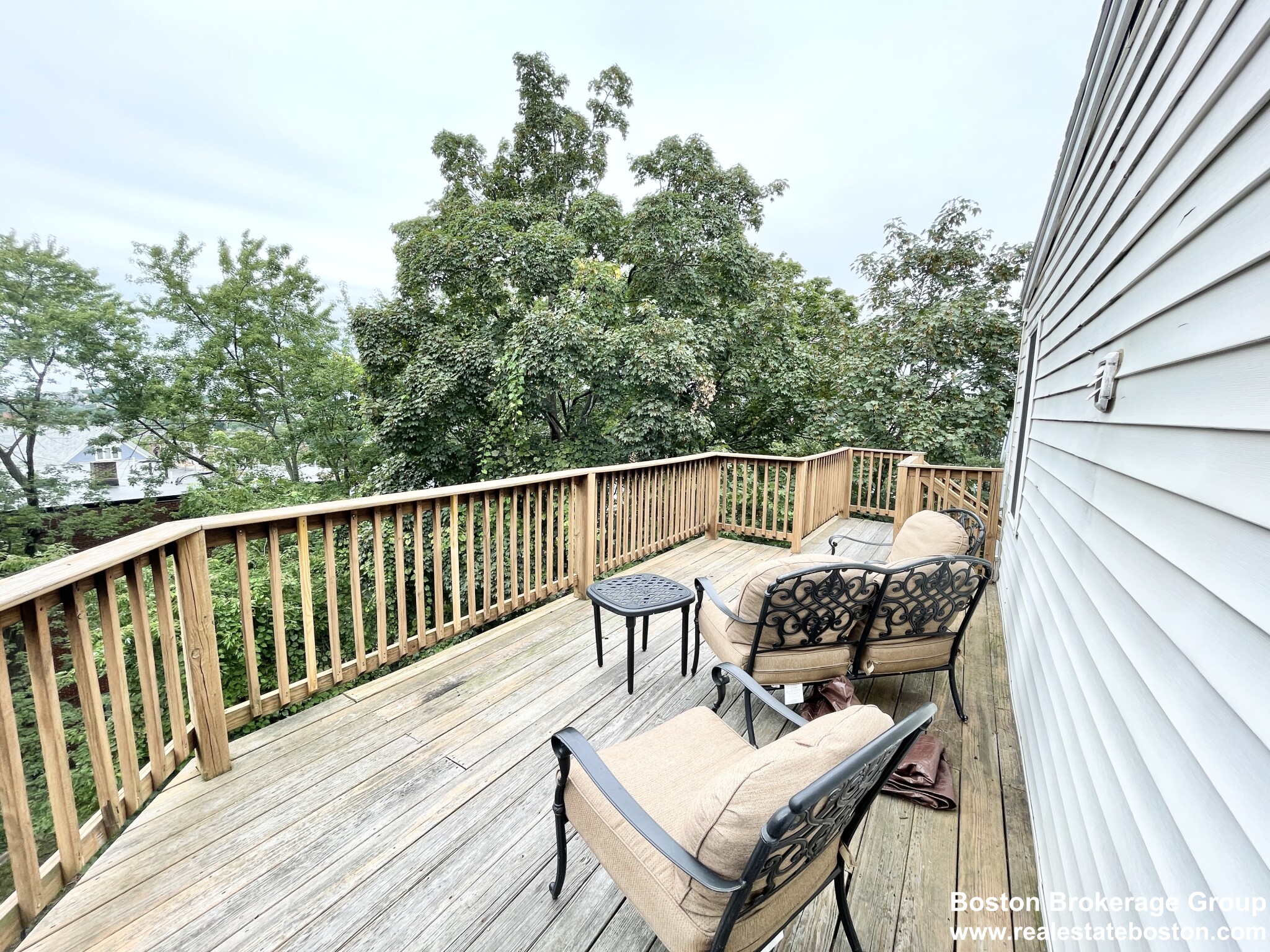 15 Sunset St, Mission Hill