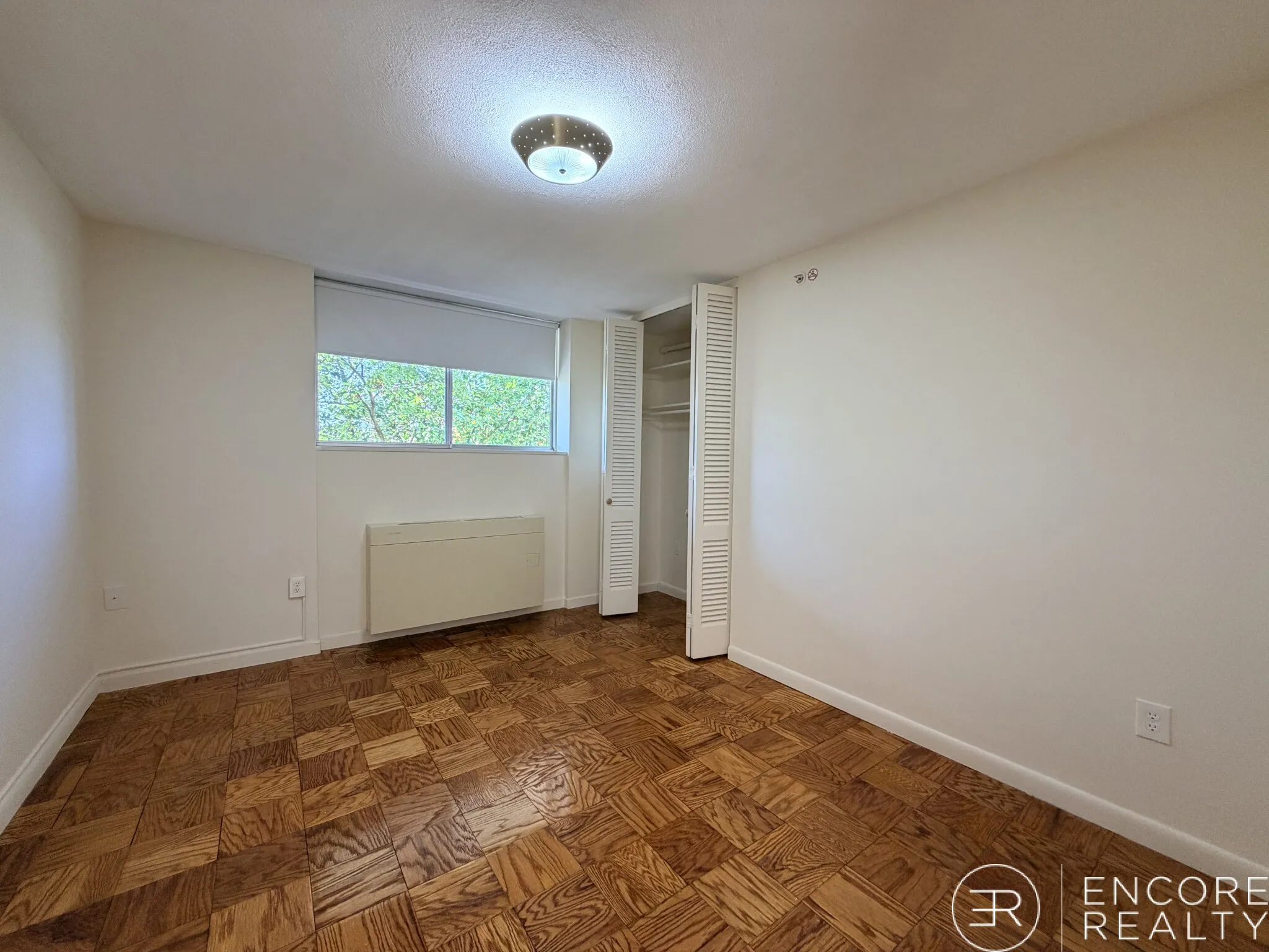 101 Monmouth St, Longwood