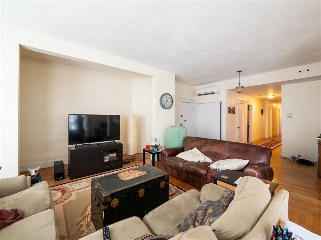 481 Boylston St, Brookline