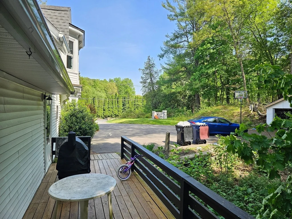 144 East St, Sharon
