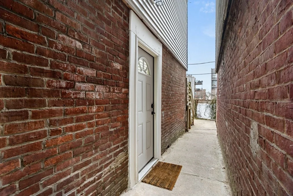 17 M St, South Boston