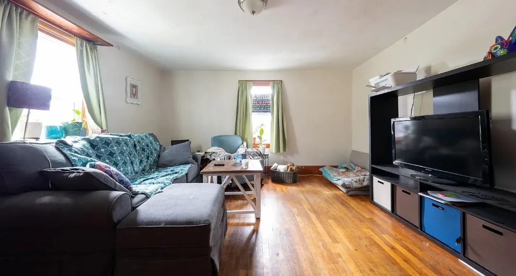 17 Montgomery St, North Cambridge