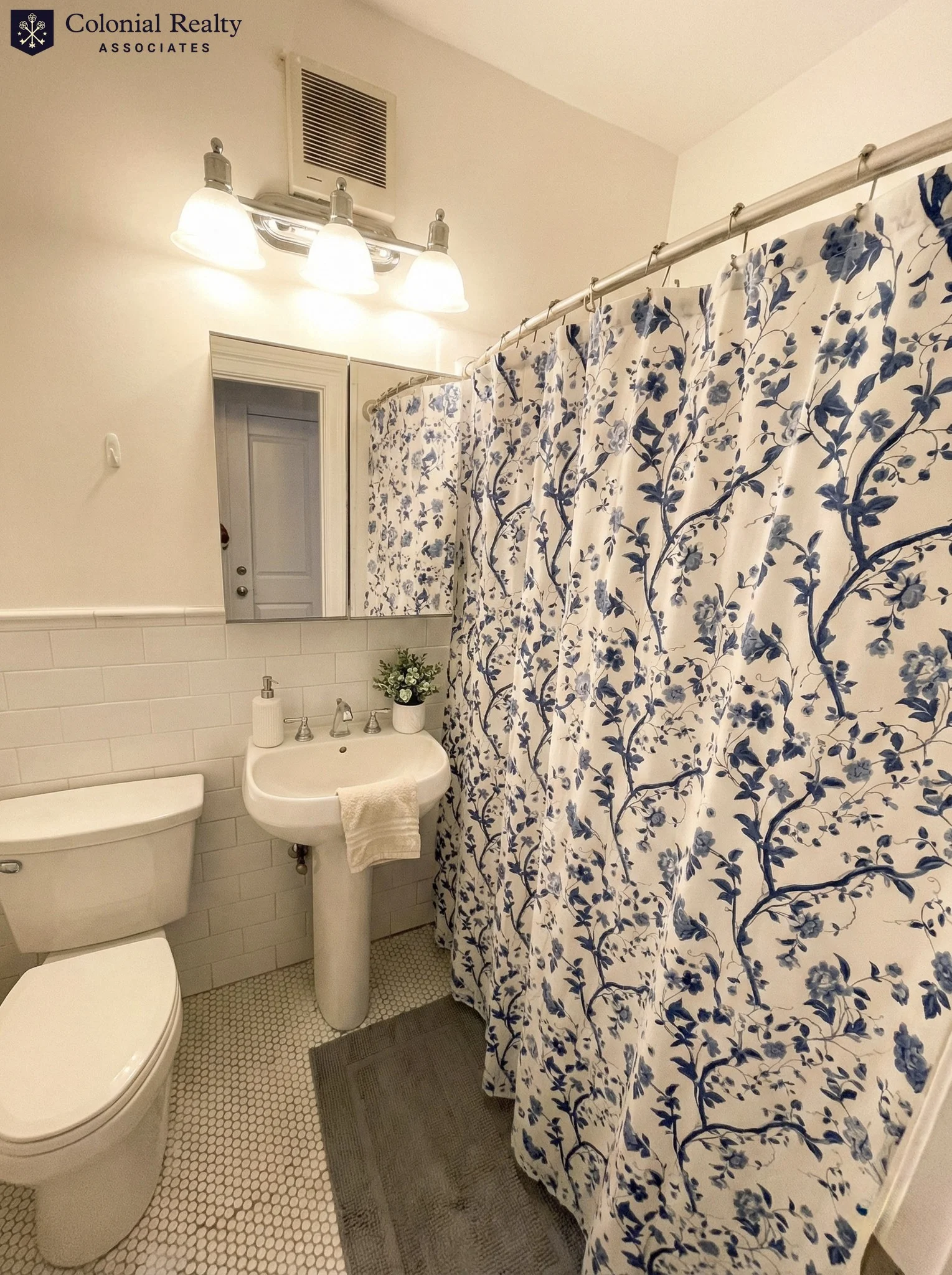 922 Beacon St, Fenway