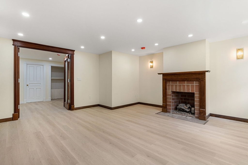 198 Beacon St, Back Bay