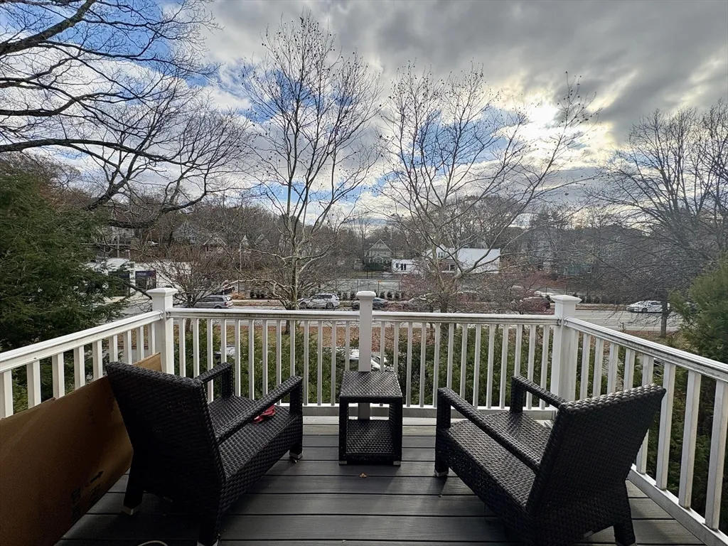 569 Commonwealth Ave, Newton