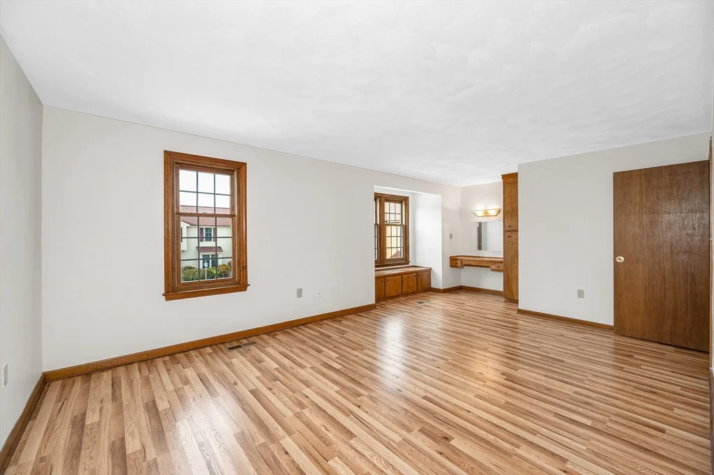 280 Apache Way, Tewksbury