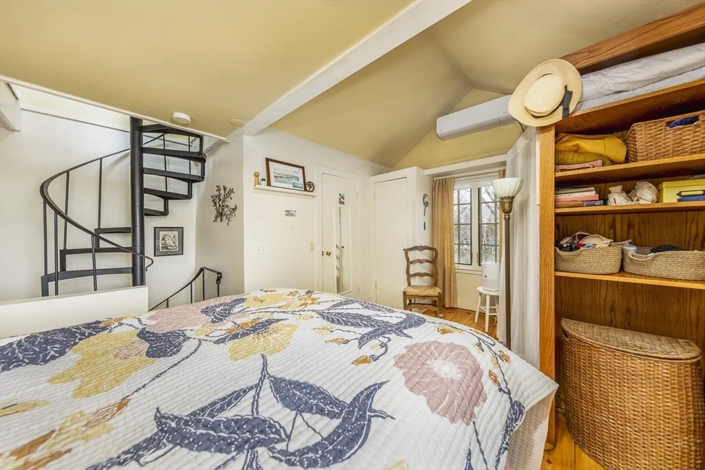 14 Nicholson Hill, Marblehead