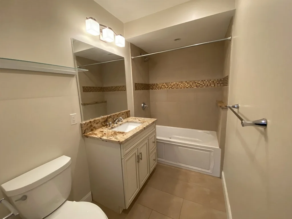 171 Bowen St, South Boston