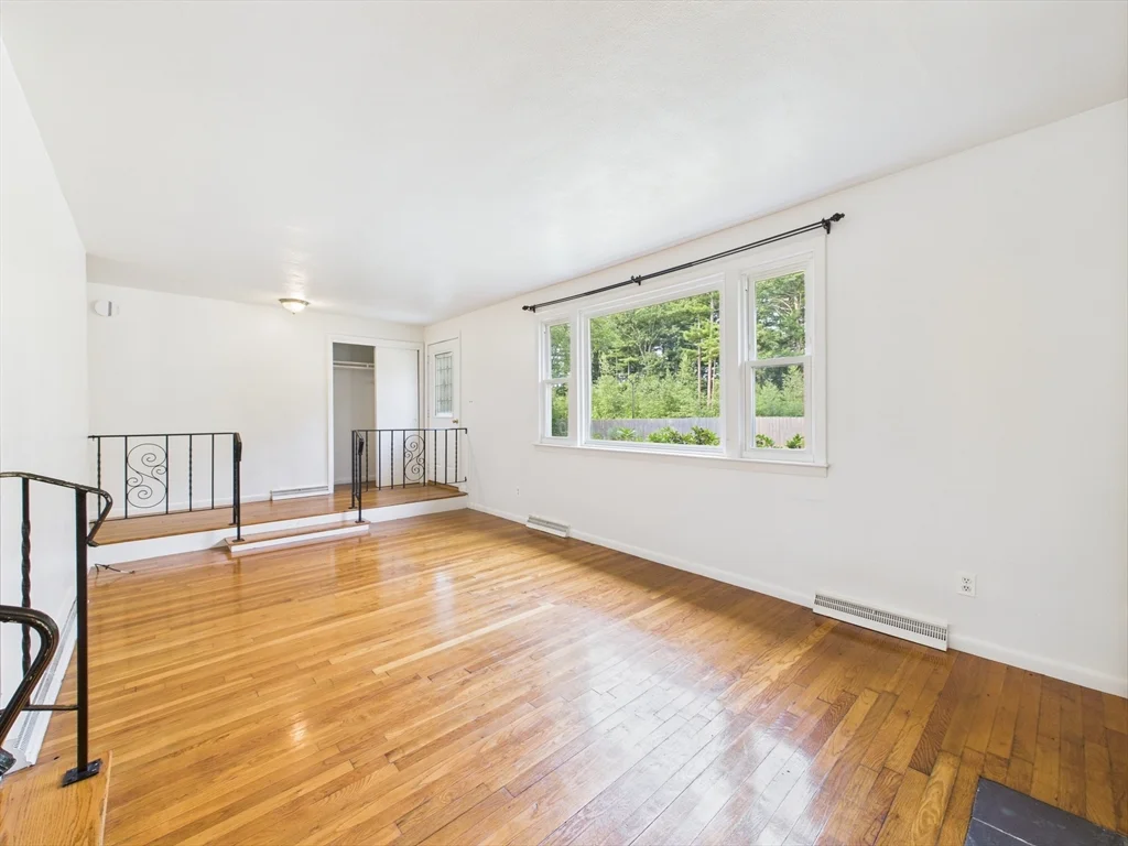 91 Old Post Rd, Sharon