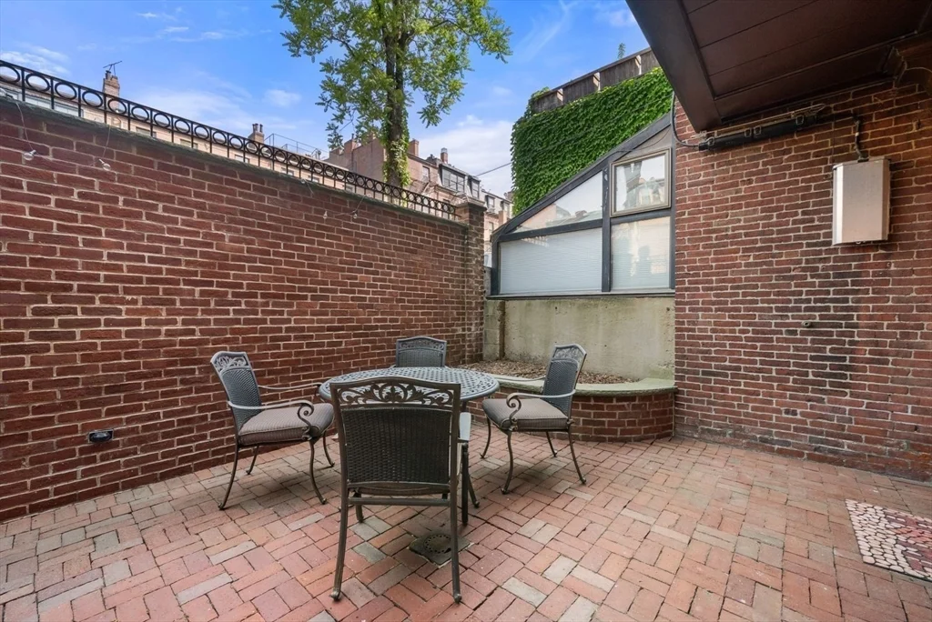 349 Marlborough St, Back Bay
